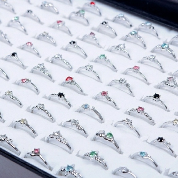 30pcs Silver Rhinestone Rings - Picture 1 of 4